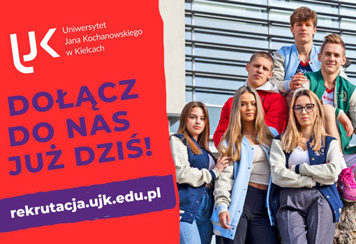 Baner promujący rekrutacje - studenci przed bunynkiem UJK